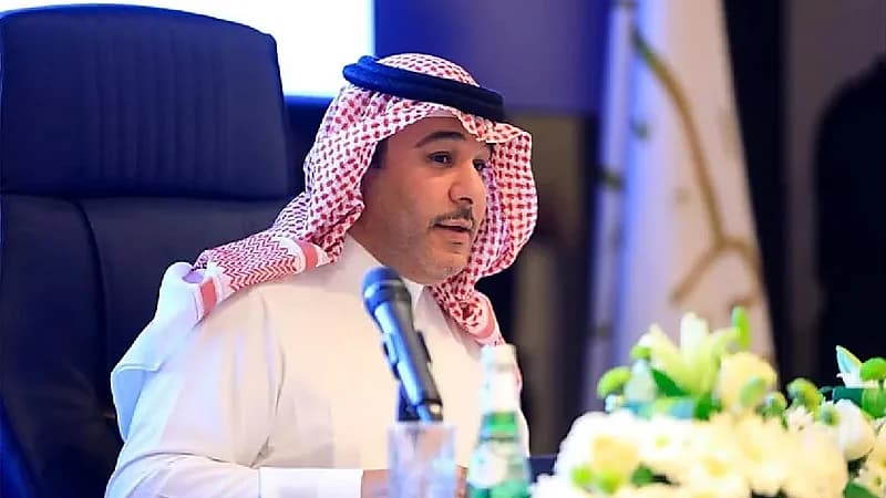 "بن حثلين" يسحب لقب "سفير نادي الإبل" من "عبدالله بن عودة"