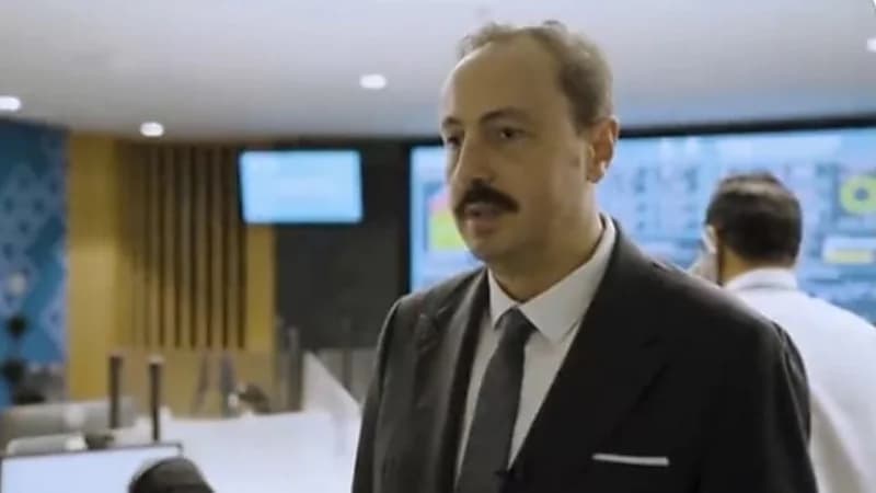 شاهد.. زيارة السفير التركي لدى المملكة لمستشفى الصحة الافتراضي في الرياض