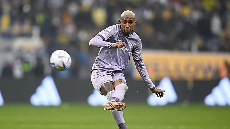 كورينثيانز البرازيلي يتفاوض مجدداً مع تاليسكا