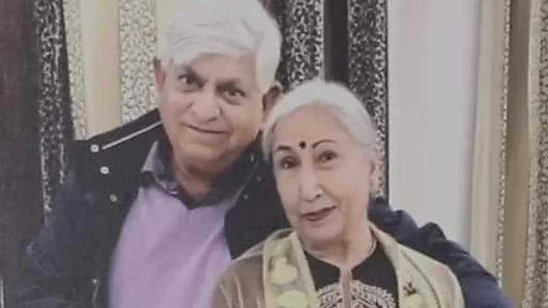 تخليدا لذكري زوجته المتوفية، مسن هندي يقوم بتصرف غريب