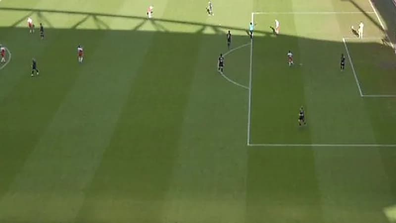 كوب بلاسيتك يوقف مباراة بالدوري الهولندي