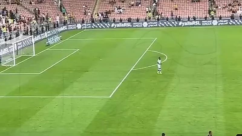 فهد المولد يتجه لتحية جماهير الاتحاد .. فيديو