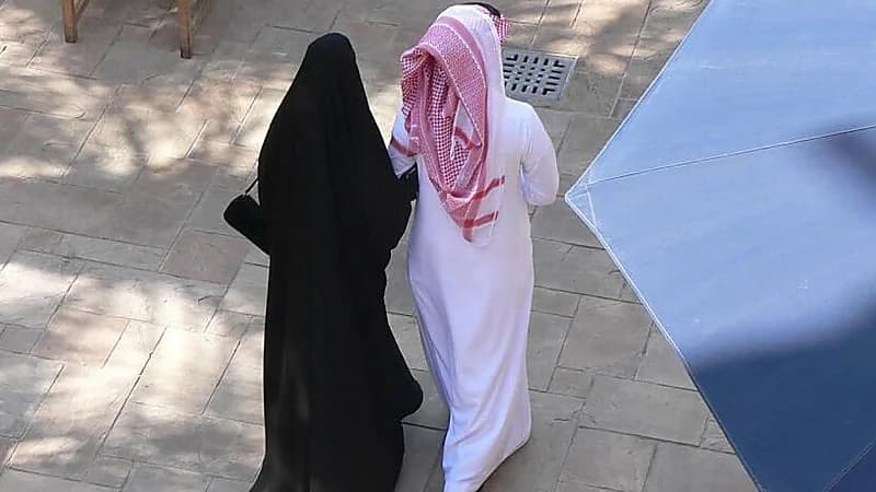 ماذا تفعل الزوجة إذا اكتشفت خيانة زوجها ؟ مستشار أسري يجيب .. فيديو