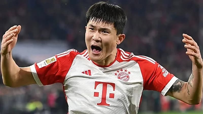 مدافع بايرن ميونخ يؤدي الخدمة العسكرية عبر الإنترنت