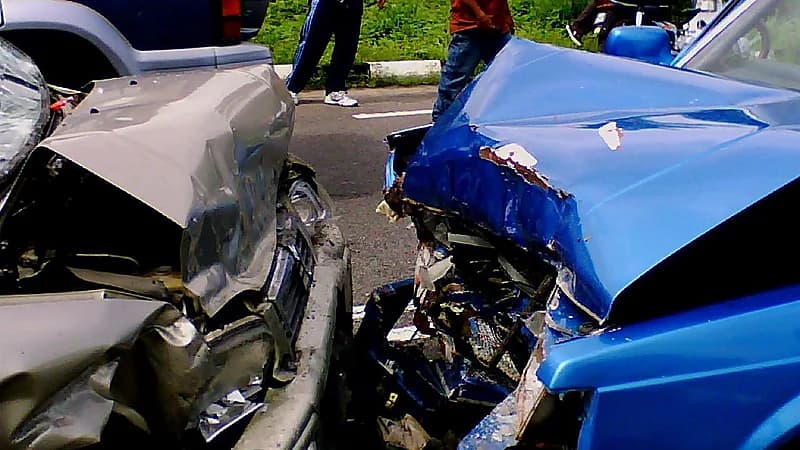 تقنية سيري في آيفون تنقذ حياة شاب في حادث مروري نائي..فيديو