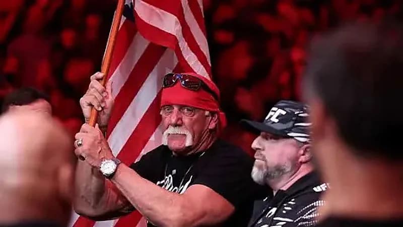 جماهير WWE Raw تصدم هوغان باستقبال بارد