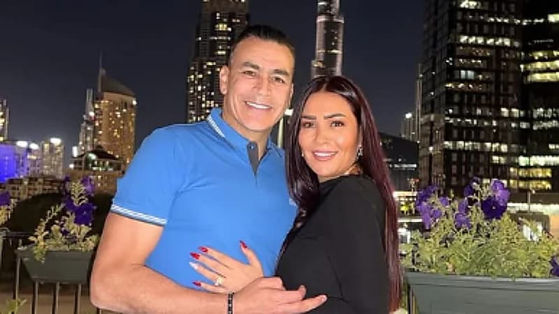 زوجة عصام الحضري تشاركه صورة رغم أحزان العائلة