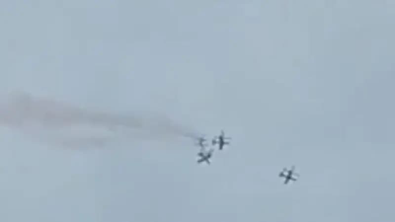 استعراض ينتهي باصطدام مروع لثلاث طائرات .. فيديو