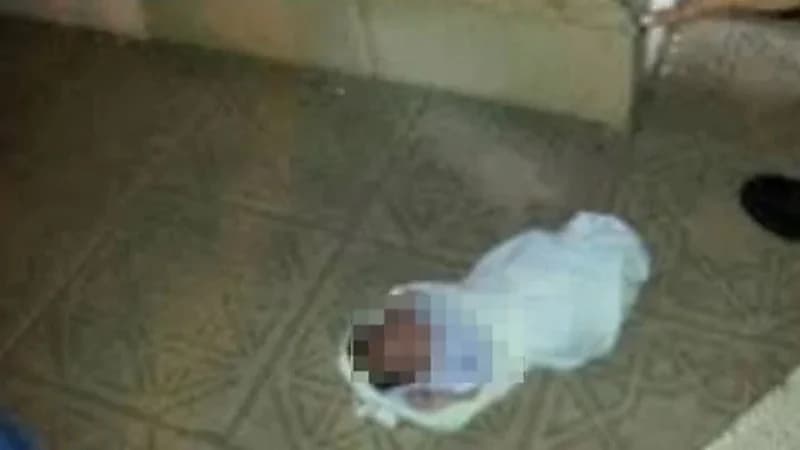 فتاة تضع مولودها غير الشرعي داخل حمام محطة قطار وتتركه وتهرب