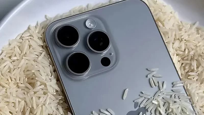 تحذير من آبل: الأرز لا ينقذ هاتفك من الماء بل قد يدمره