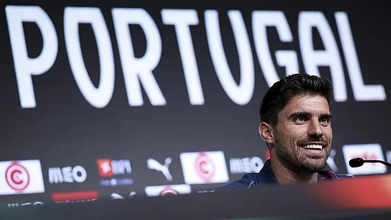 نيفيز يحسم موقفه مع الهلال