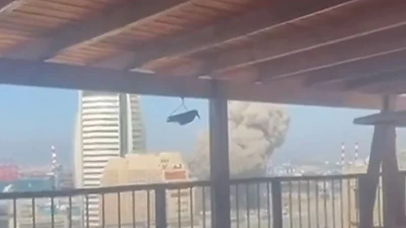 لحظة سقوط صواريخ إيرانية على حيفا ومدن إسرائيلية أخرى ..فيديو