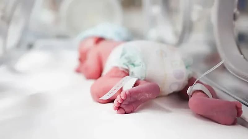 إخضاع جميع المواليد الجدد في بريطانيا إلى اختبار الحمض النووي