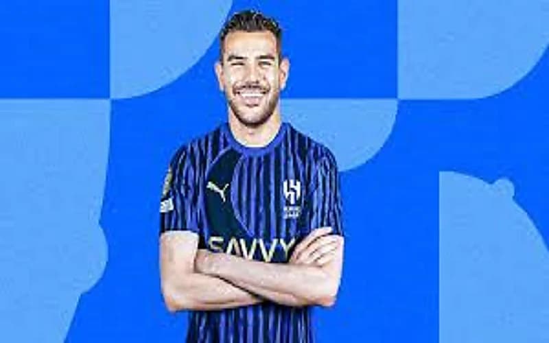 غوميز يرحّب بثيو هيرنانديز برسالة مؤثرة: "مرحبًا بك في عائلة الهلال"