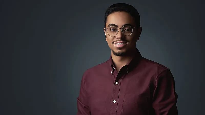 السبع يحذر : لا ترد على مكالمات آبل المزيفة .. فيديو