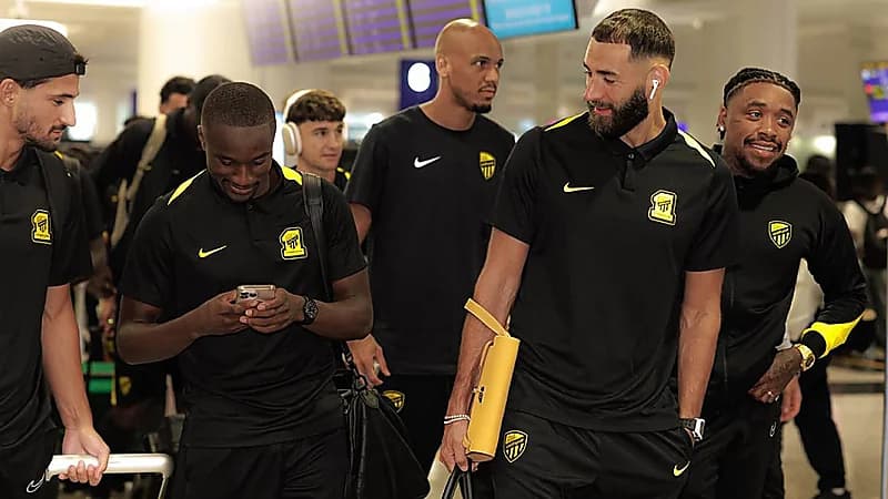 الاتحاد يصل هونغ كونغ استعداداً لكأس السوبر .. صور