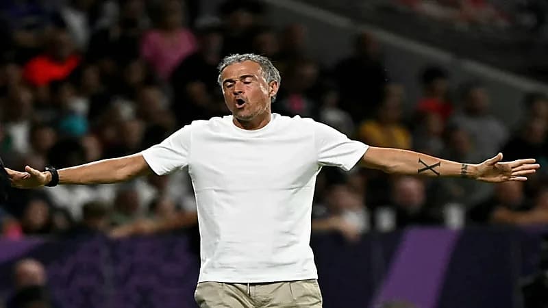 حادث دراجة هوائية يتسبب في إصابة خطيرة لـ لويس إنريكي