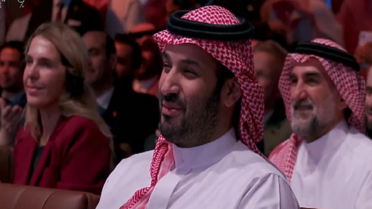 لحظة وصول ولي العهد لمقر انعقاد منتدى مستقبل الاستثمار.. فيديو