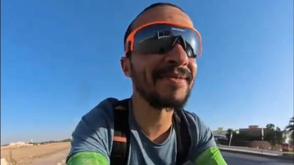 سائح تونسي يوثق كرم السعوديين خلال رحلته بالمملكة .. فيديو