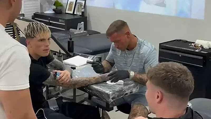 غارناتشو يثير غضب جمهور مانشستر يونايتد