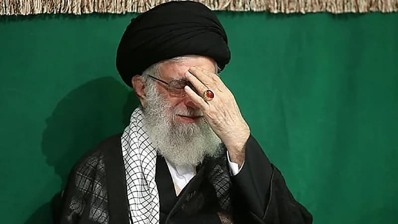 فيس بوك يلغي الرقابة على هاشتاق "الموت لخامنئي"