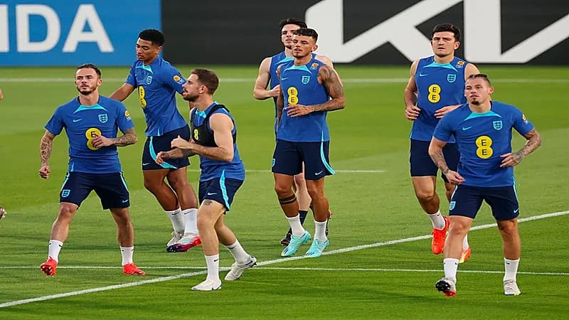 بالفيديو .. صوت الأذان يصدح وسط تدريبات منتخب إنجلترا بالدوحة