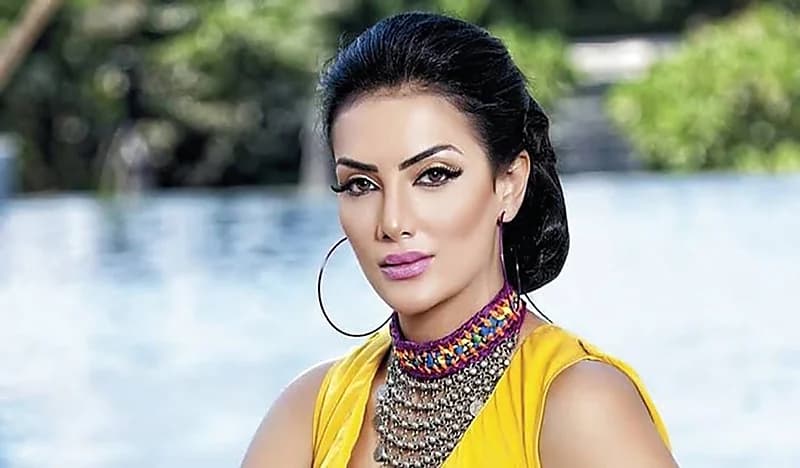 شاهد.. حورية فرغلي تثير إعجاب جمهورها بإطلالة جذابة