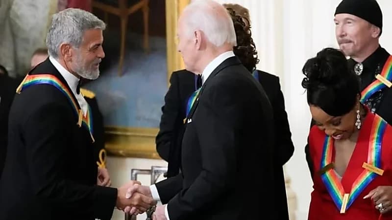 موقف محرج بين بايدن وجورج كلوني