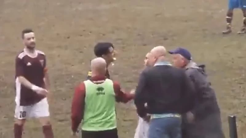 شاهد.. مدرب يلكم الحكم بقوة على وجهه بعد طرده