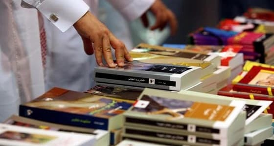 هاشم سرحان يشارك بكتاب " تاريخ لعبة الطائرة " في معرض جدة للكتاب