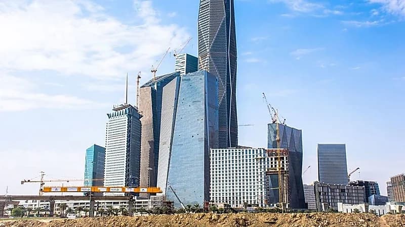 "بلومبرغ": المملكة تتطلع لاستحواذت طموحة على بنوك عالمية