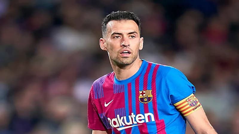 بوسكيتس يقترب من الرحيل عن برشلونة