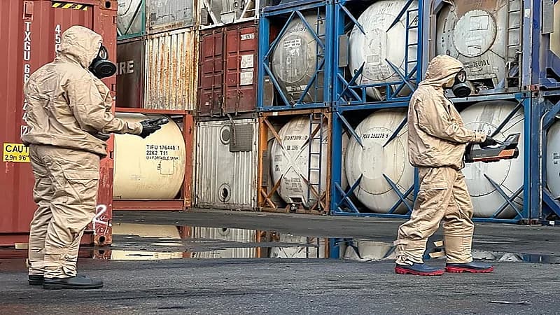 تفاصيل الحركة في ميناء الملك عبد العزيز بعد الحريق .. فيديو