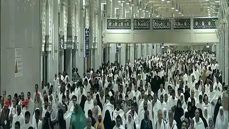 شاهد.. السعي بين الصفا والمروة يشهد ازدحاماً كبيراً في اليوم العاشر من رمضان