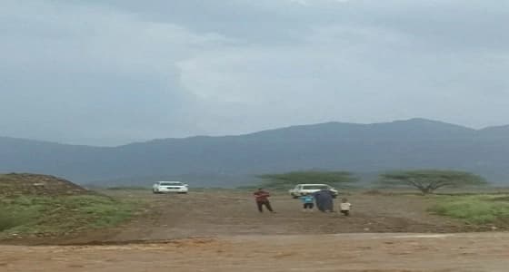 الأمطار تحتجز الأسر في الدرب.. ومطالب بحلول عاجلة