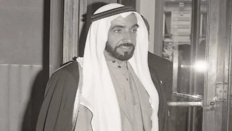 تركي الدخيل يسرد تفاصيل مؤثرة لبكاء الشيخ زايد حينما تذكر والدته