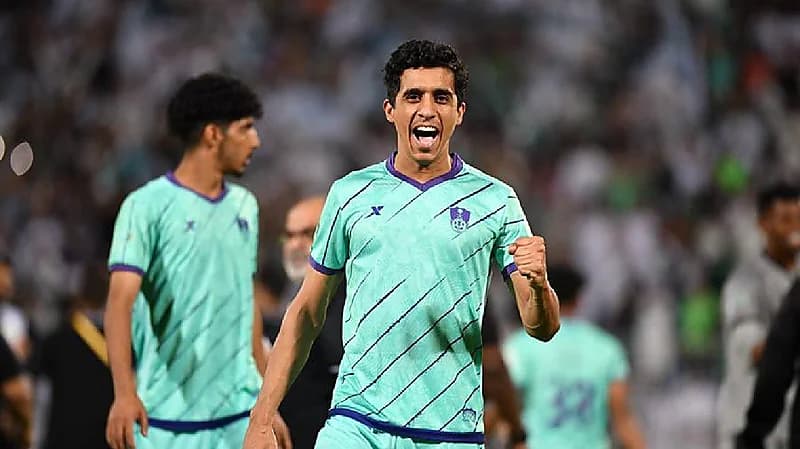 الكشف عن موقف الأهلي من تمديد عقد "الزبيدي"