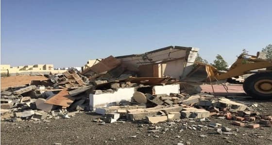 بالصور.. إزالة التعديات على أرض تابعة للإسكان بأملج