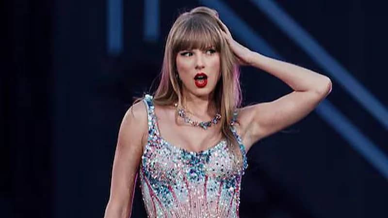 جولة تايلور سويفت تحطم الأرقام: 2.2 مليار دولار في الإيرادات