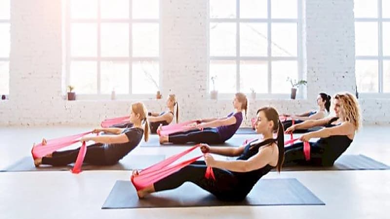 فوائد ممارسة تمارين المقاومة للنساء بعد سن 35