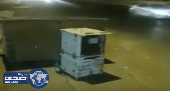 بالفيديو..إخفاء كاميرا ساهر خلف نفايات على طريق عام يثير الجدل